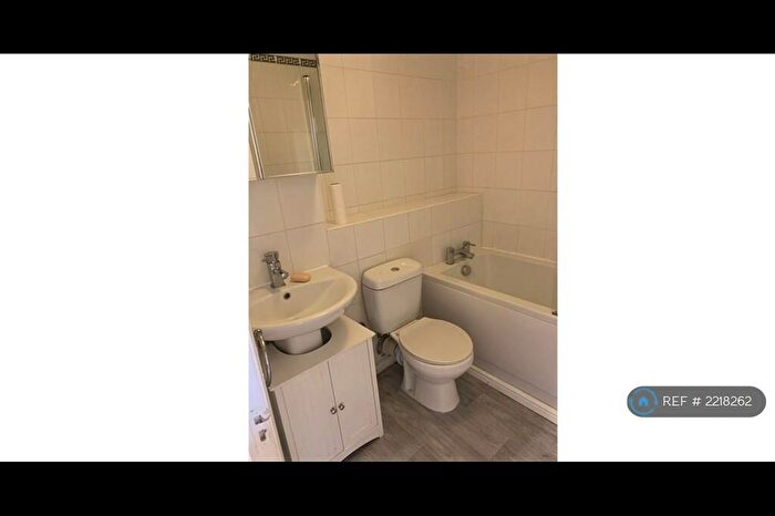 1 Bedroom Flat To Rent In Woodland Grove, Epping, CM16