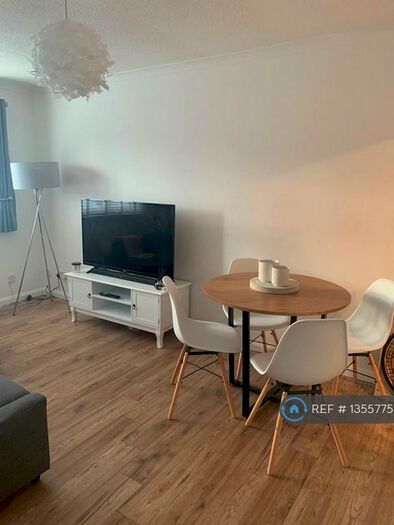 1 Bedroom Flat To Rent In Gogmore Lane, Chertsey, KT16