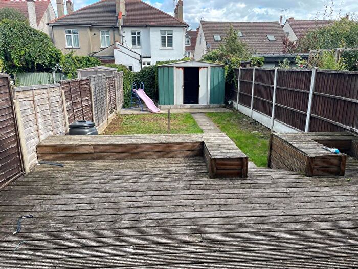 3 Bedroom Terraced House To Rent In Hainault Avenue, Westcliff-on-sea, Southend-on-sea, SS0