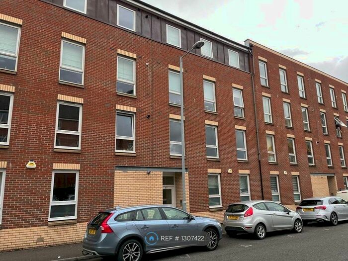 2 Bedroom Flat To Rent In Mcphail Street, Glasgow, G40