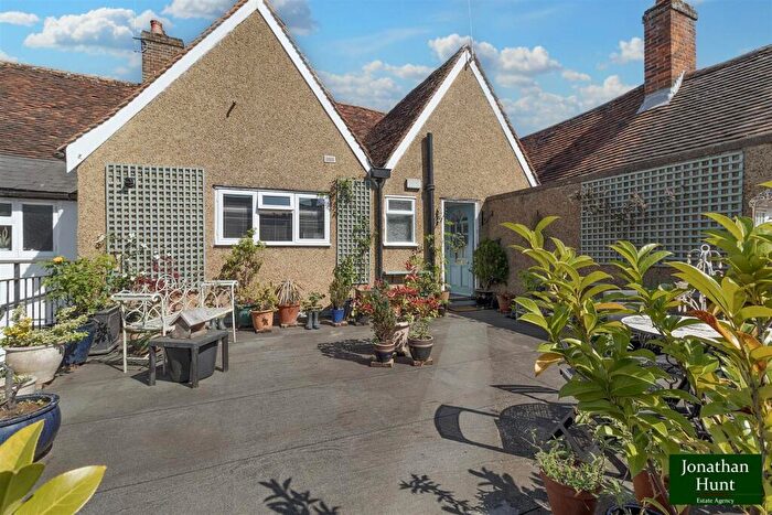 3 Bedroom Apartment For Sale In High Street, Buntingford, SG9