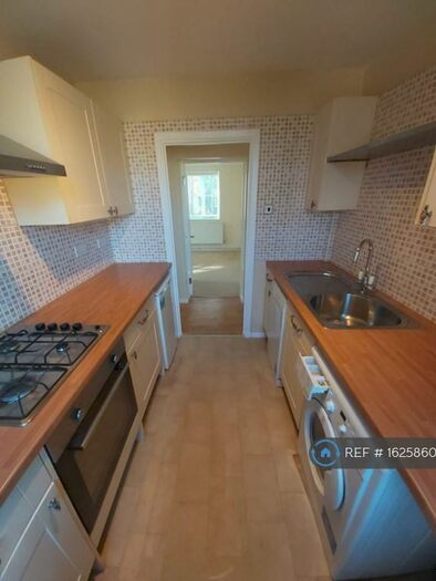 2 Bedroom Flat To Rent In Chulsa Road, Crystal Palace, SE26