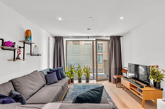 1 Bedroom Apartment For Sale In Royal Wharf, London, E16