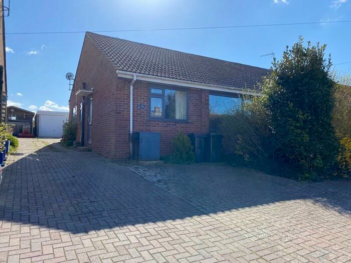 3 Bedroom Bungalow To Rent In Willow Drive, Hamstreet, Ashford, TN26