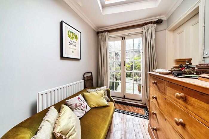 2 Bedroom Flat For Sale In Kennington Road, London, SE11