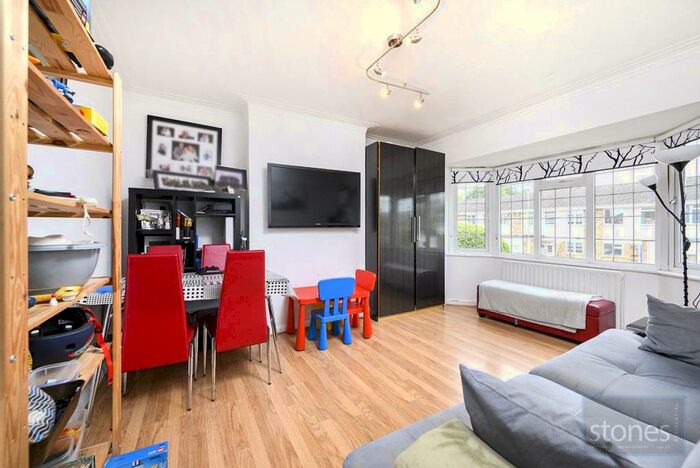 2 Bedroom Property To Rent In York Way, London, N20