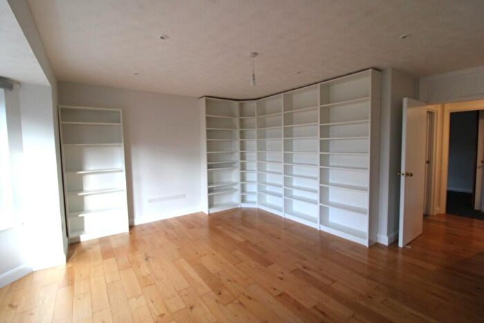 2 Bedroom Apartment To Rent In Hulse Road, Southampton, Hampshire, SO15
