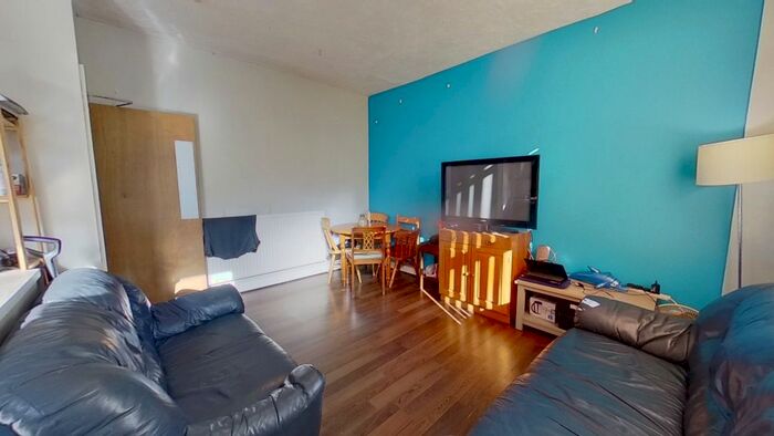 4 Bedroom Terraced House To Rent In Beechwood Walk, Burley, Leeds, LS4