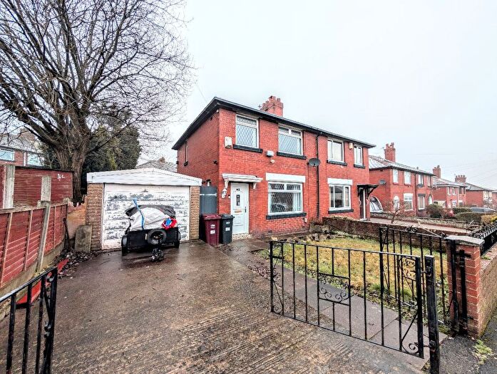 3 Bedroom Semi Detached House For Sale In Lupin Avenue, Farnworth, Bolton, BL4