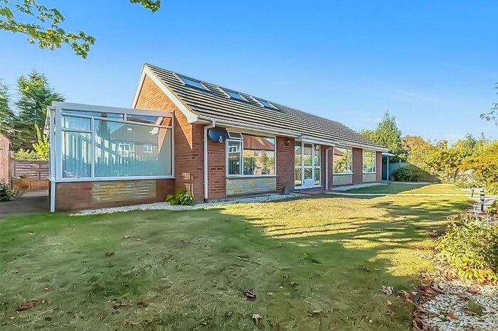 3 Bedroom Bungalow For Sale In Stompits Road, Holyport, Maidenhead, SL6