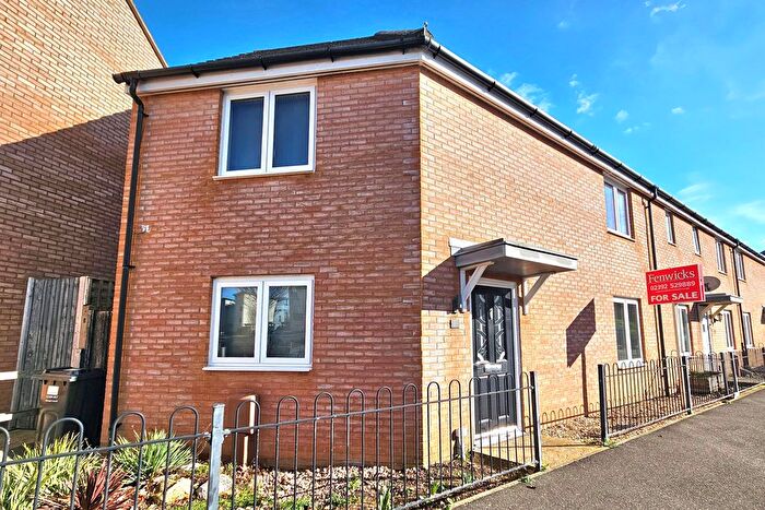 3 Bedroom End Terrace House For Sale In Howe Road, Gosport, PO13
