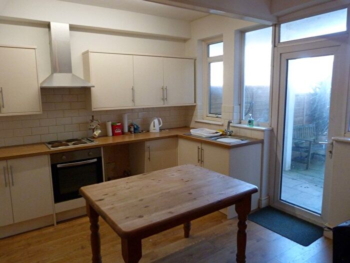 1 Bedroom Flat For Sale In Canterbury Road, Margate, CT9 - Photo 3