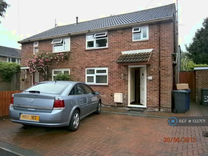 3 Bedroom Semi-Detached House To Rent In Drayton Close, Cambridge, CB1