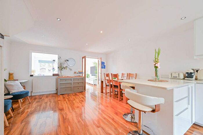 3 Bedroom End Terrace House For Sale In Ashbourne Road, Tooting, Mitcham, CR4