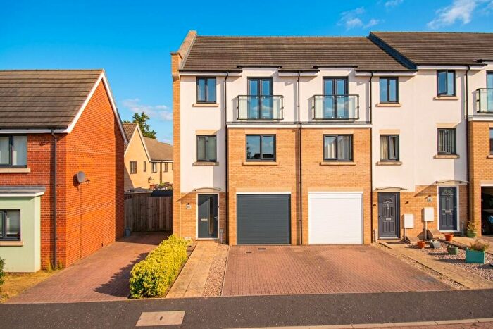 4 Bedroom Town House For Sale In Peter Pulling Drive, Queens Hill, Norwich, NR8