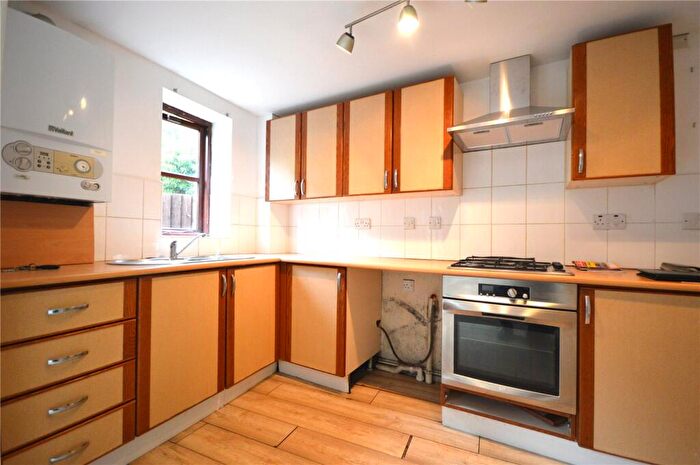 1 Bedroom Flat To Rent In St. Margarets Banks, High Street, Rochester, Kent, ME1
