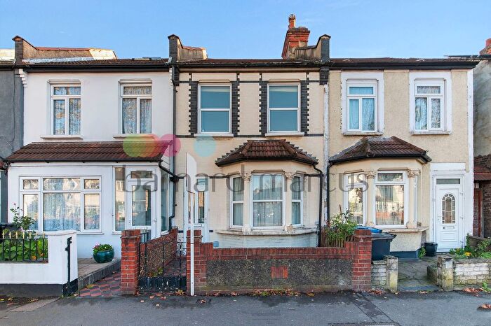 3 Bedroom Property To Rent In Thornton Road, Croydon, CR0