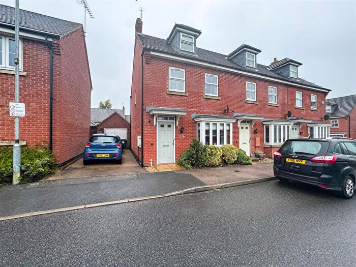 3 Bedroom End Of Terrace House For Sale In Folley Road, Kibworth Beauchamp, LE8