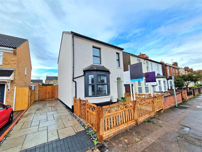 3 Bedroom Detached House For Sale In Beatrice Street, Kempston, MK42
