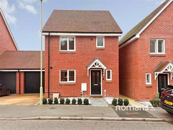 3 Bedroom Detached House For Sale In Hawley View, Blackwater, Camberley, GU17