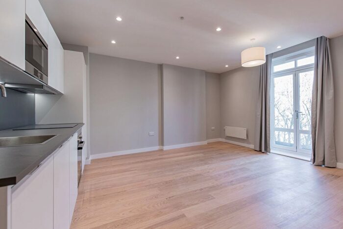 2 Bedroom Flat To Rent In Avonmore Road, London, W14