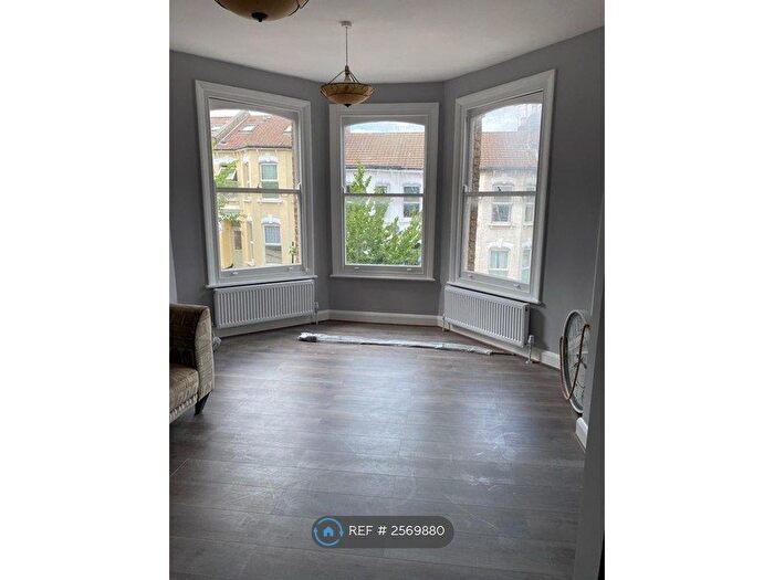 2 Bedroom Flat To Rent In Duckett Road, London, N4