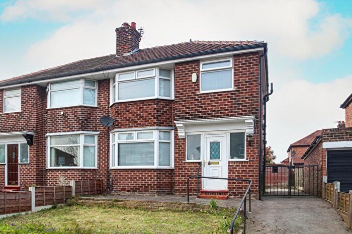 3 Bedroom Semi-Detached House To Rent In Kingsway Park, Davyhulme, Manchester, M41