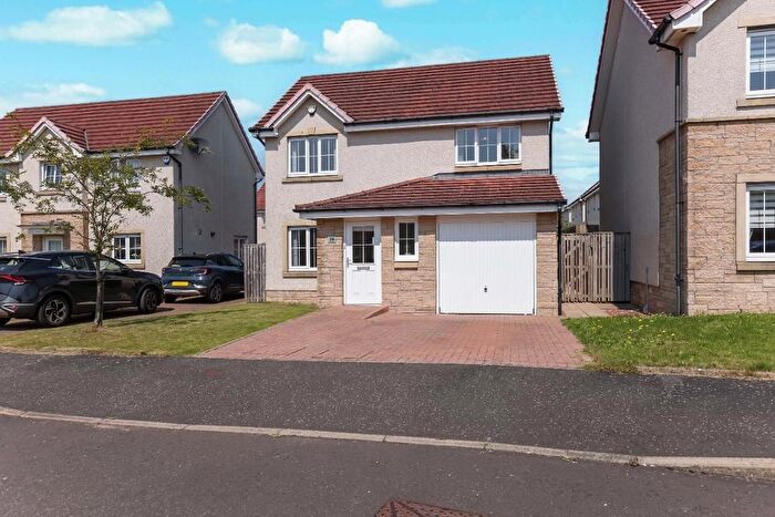 3 Bedroom Detached House For Sale In Penicuik Drive, Carntyne, G32