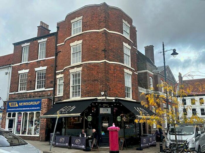 2 Bedroom Apartment To Rent In Market Place, Louth, LN11