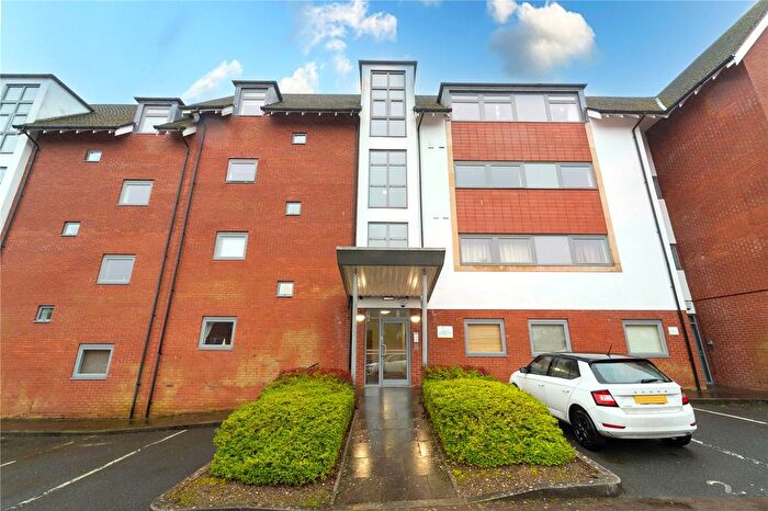 2 Bedroom Flat To Rent In Griffin Close, Northfield, Birmingham, B31