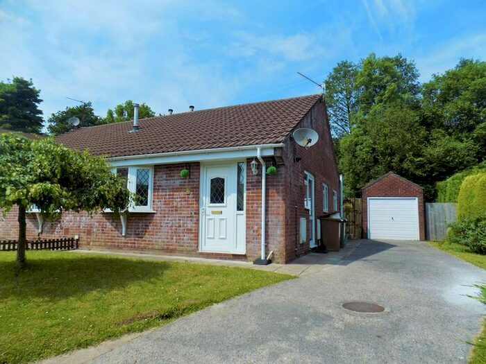 2 Bedroom Bungalow To Rent In Bryn Yr Ysgol, Caledfryn, Caerphilly, CF83