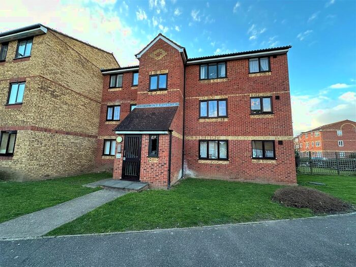 1 Bedroom Flat To Rent In Redford Close, Feltham, TW13