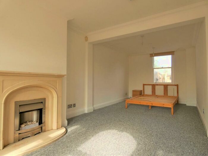 1 Bedroom Flat To Rent In House Share Room Let Milton Place, Gravesend, Kent, DA12