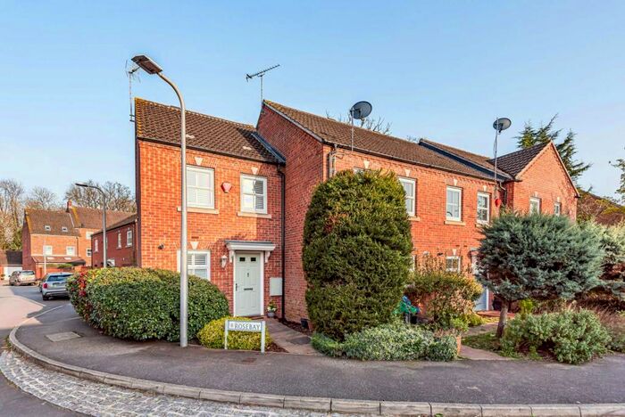 2 Bedroom End Of Terrace House To Rent In Rosebay, Wokingham, RG40