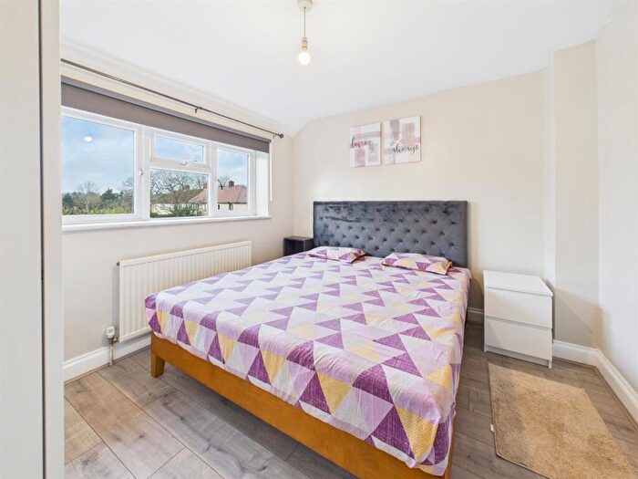 2 Bedroom Terraced House For Sale In Royal Avenue, Calcot, RG31