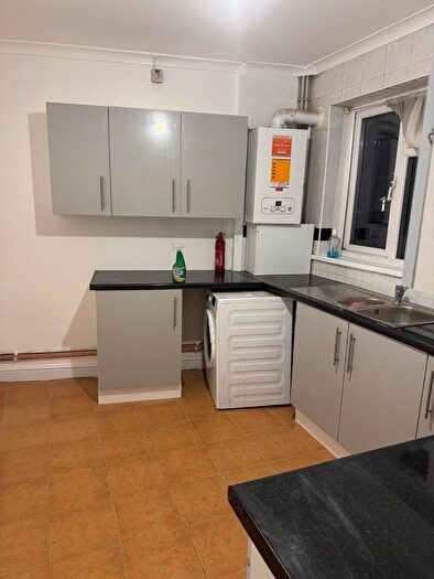 3 Bedroom Terraced House To Rent In Fieldway, Dagenham, RM8