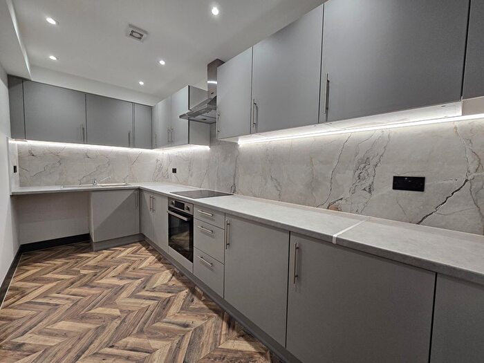 5 Bedroom Flat To Rent In Newington Green, London, N1