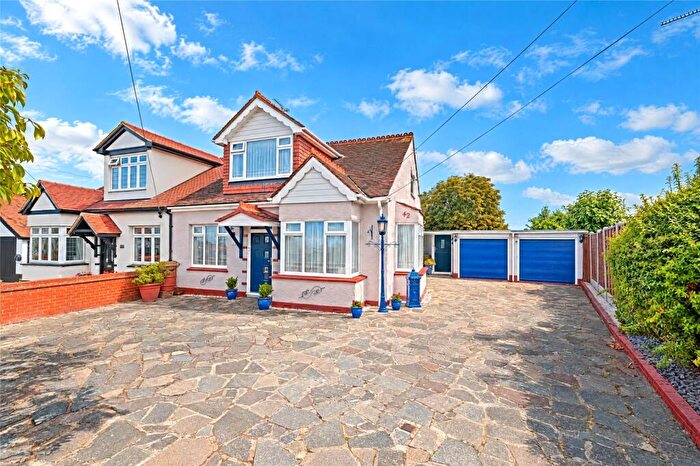 3 Bedroom Semi-Detached House For Sale In Oakwood Avenue, Leigh-on-Sea, Essex, SS9