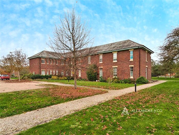 2 Bedroom Flat To Rent In The Parade, Caversfield, Bicester, OX27