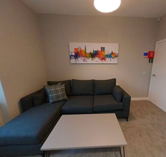 2 Bedroom Flat To Rent In Morgan Place, Stobswell, Dundee, DD4