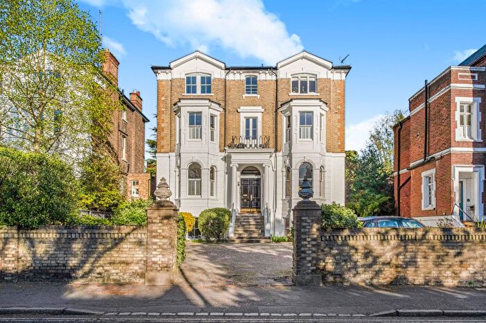 2 Bedroom Flat For Sale In , Queens Road, TW10