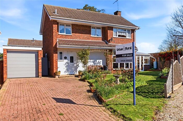 3 Bedroom Detached House For Sale In Byron Crescent, Flitwick, Bedfordshire, MK45