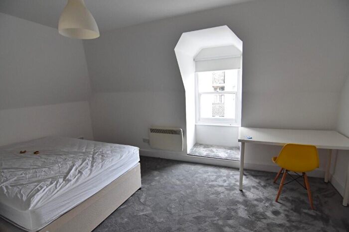 House Of Multiple Occupation To Rent In A Stafford Road, London, SM6