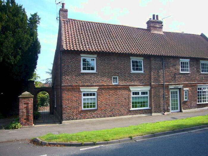 4 Bedroom Semi-Detached House For Sale In High Street, Airmyn, Nr Goole, DN14