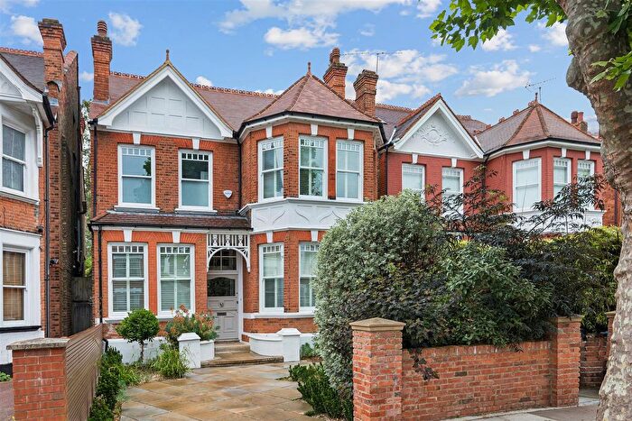 4 Bedroom Detached House For Sale In Teignmouth Road, London, NW2