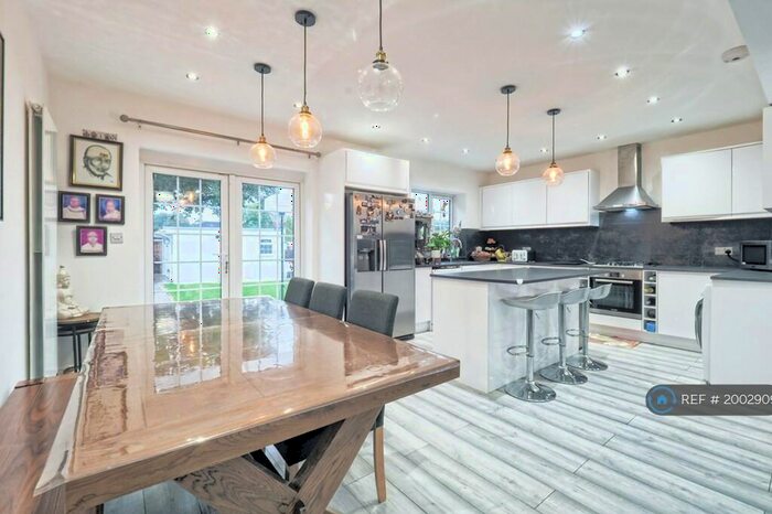 4 Bedroom Semi-Detached House To Rent In Mount Park Road, Pinner, HA5