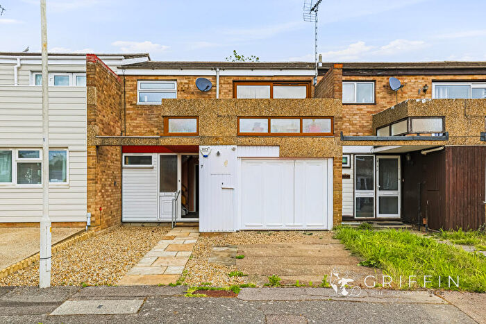 3 Bedroom Terraced House For Sale In Alcotes, Basildon, SS14