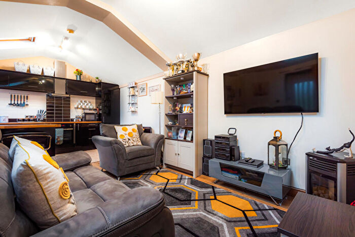 1 Bedroom Bungalow To Rent In Bridge Road, Orpington, BR5