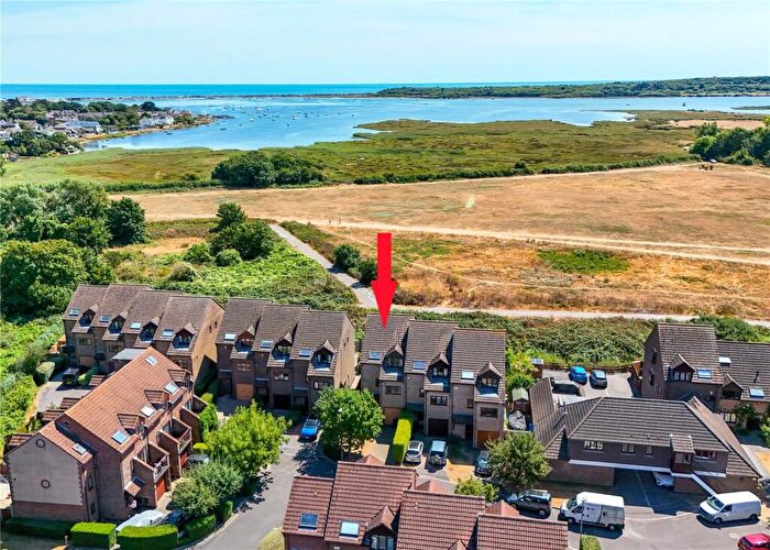 3 Bedroom End Of Terrace House For Sale In Asquith Close, Christchurch, Dorset, BH23