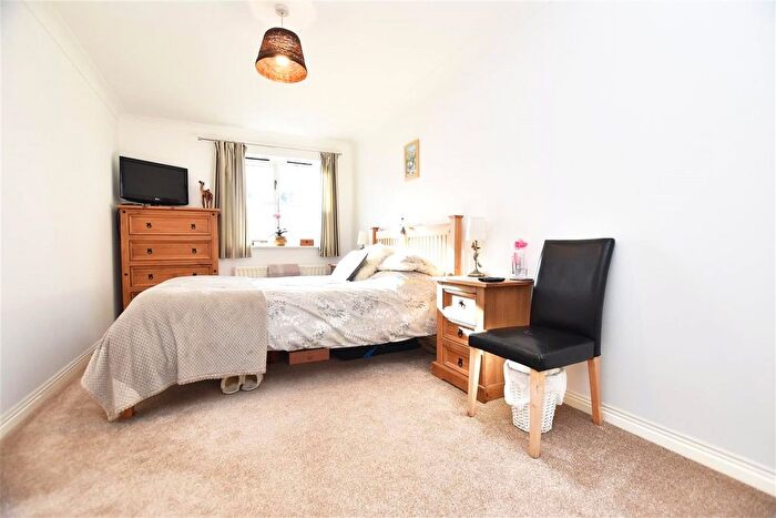 1 Bedroom Flat To Rent In Malting Way, Isleworth, TW7